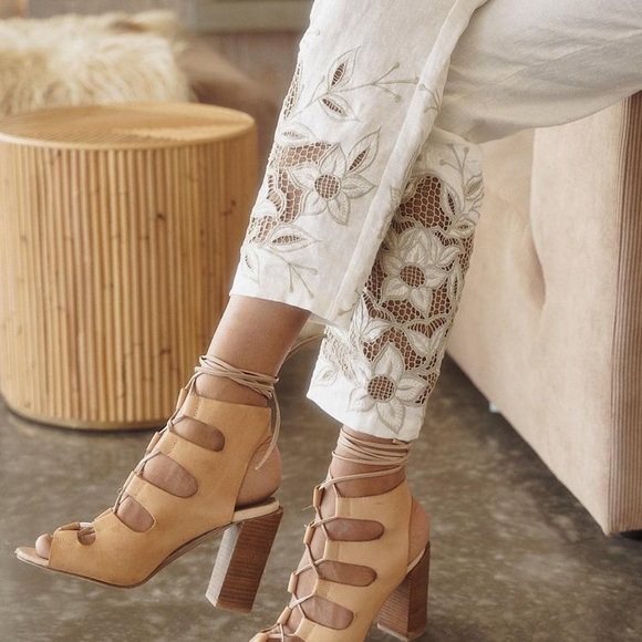 SOLD๐ซ Chasing Unicorns Freedom Now Cutwork Linen Pants sz S - Picture 3 of 17